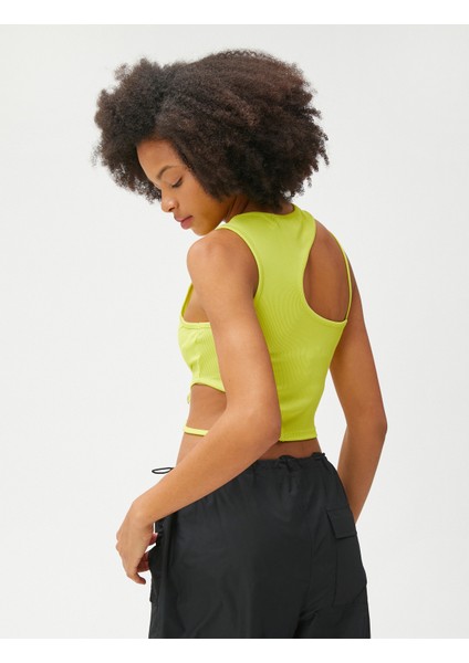 Crop Atlet Pencere Detaylı Fitilli Metal Aksesuarlı fırsatları