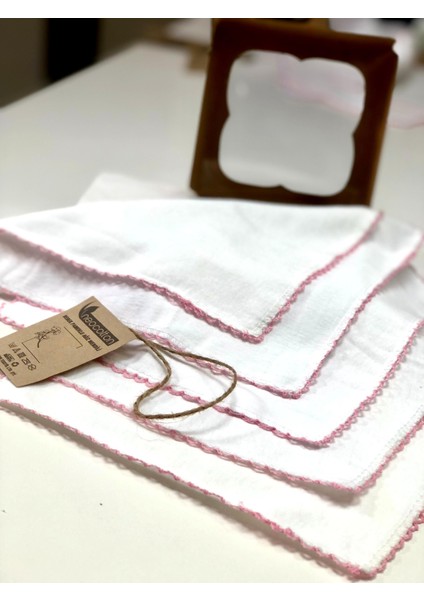 Çift Katlı Nostalji Oyalı Pamuklu 5'li Kutulu Bebek Bakım Mendili (22X22 Cm) fırsatları