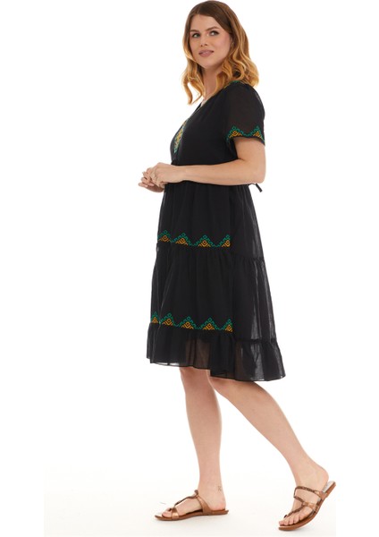 Kısa Kol Vual Siyah Işlemeli Midi Boy Elbise fırsatları