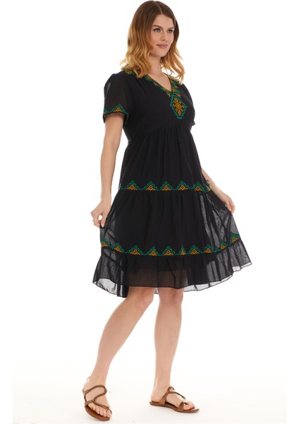 Kısa Kol Vual Siyah Işlemeli Midi Boy Elbise indirimleri