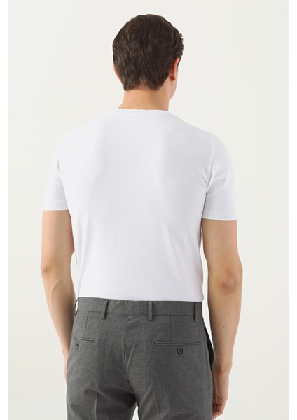 Slim Fit Beyaz Düz Örgü T-Shirt 0EF069421003M