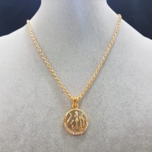 Netice Öylek Taşlı Yuvarlak Allah Yazılı Kolye