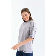 Kadın Füme Karyoka Dikişli Geniş Kalıp Tek Kolu Baskılı Örme T-Shirt