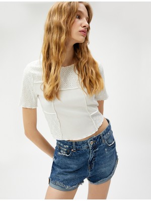 Crop Tişört Kısa Kollu Bisiklet Yaka Brode Detaylı