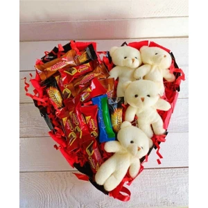 Cadde Hediye Caddehediye Kırmızı Kalpli Kutuda Çikolata ve Ayıcık Konsept Hediye Seti