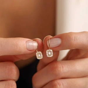 Sembol Gold Sallantılı Altın Çocuk Küpe Baget Form