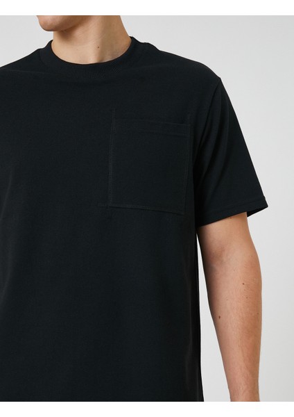 Bisiklet Yaka Tişört Cep Detaylı Etiket Baskılı Kısa Kollu indirimleri