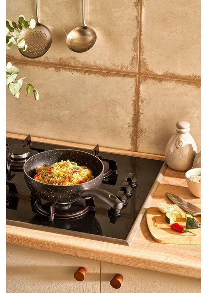 Nova Wok Tava 18 cm