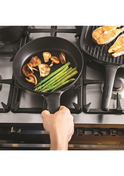 A1373 Gusto Volkanit 28 cm Kare Grill Tava