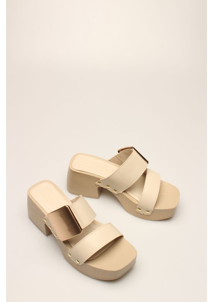 Ekru Cilt Tokalı Kadın Takunya