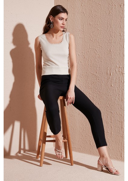 Slim Fit Kalın Askılı Dantelli Kare Yaka Bürümcük Atlet Bayan Atlet 5864979