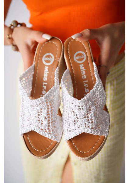 Dolgu Taban Önü Açık Örgü Beyaz Kadın Terlik modelleri
