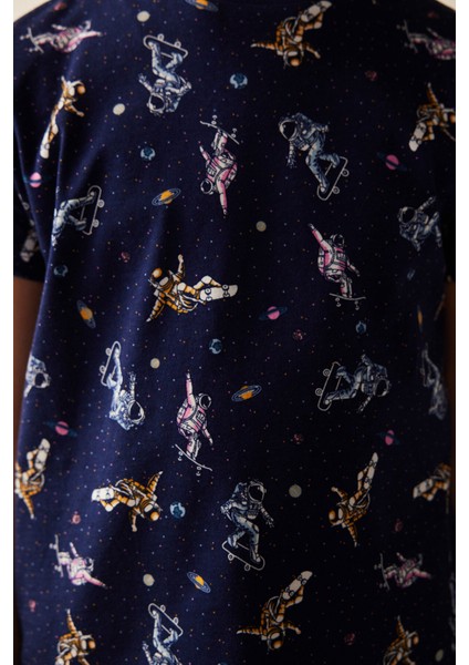 Beyaz Erkek Çocuk Astronot Baskılı Pijama Takımı