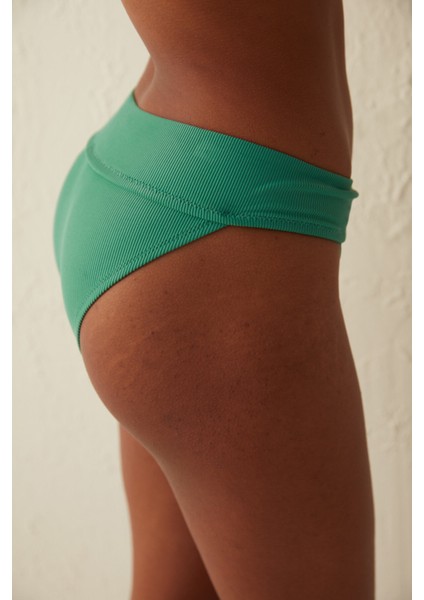 Açık Yeşil Meadow Aksesuar Detaylı Bikini Altı