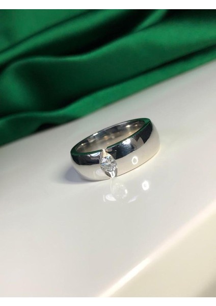 Alman Şipan Model Alyans Star Kesim Taş 925 Ayar Gümüş Beyaz Renk Yüzük Sarı,roze Renk Seçeneği fiyatları