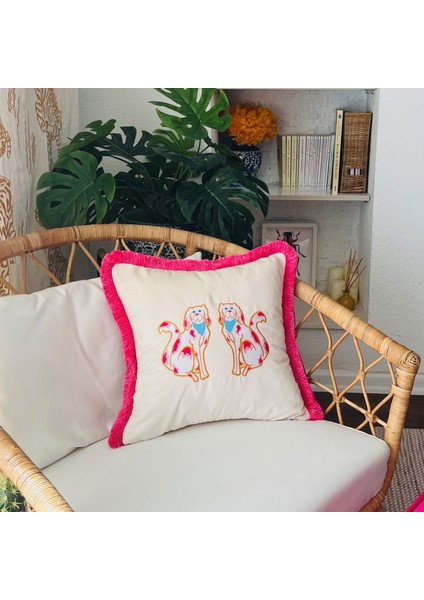 Pembe Köpek Desenli Bej Kadife Kırlent Kılıfı ( 45 cm x 45 cm ) fiyatları