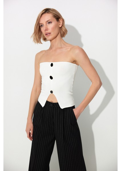 Beyaz Göbek Üçgen Detaylı Triko Büstiyer SWA4656BE