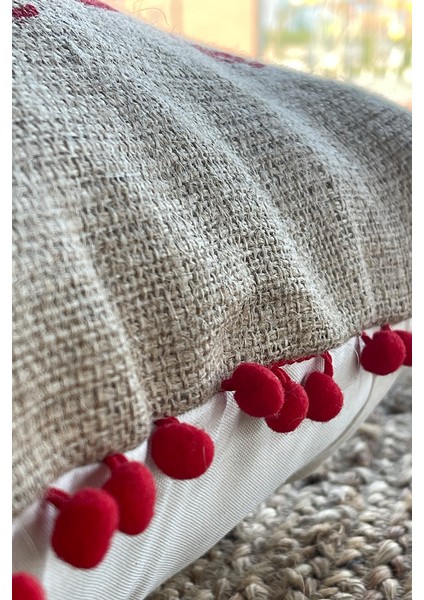 Püsküllü Geyik Desen Jüt Kırlent 50 x 50 cm Kırmızı fiyatları