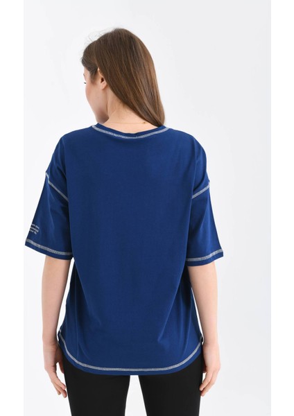 Kadın Lacivert Karyoka Dikişli Geniş Kalıp Tek Kolu Baskılı Örme T-Shirt modelleri