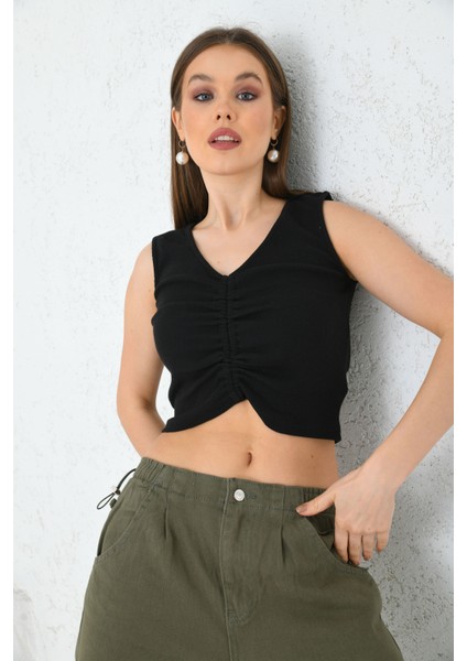 Kadın Siyah Büzgü Detaylı V Yaka Örme Crop Bluz