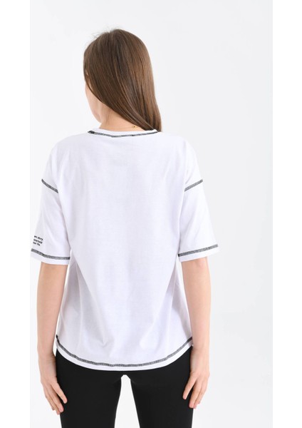 Kadın Beyaz Karyoka Dikişli Geniş Kalıp Tek Kolu Baskılı Örme T-Shirt fiyatları