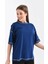 Kadın Lacivert Karyoka Dikişli Geniş Kalıp Tek Kolu Baskılı Örme T-Shirt 5