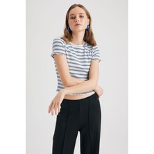 DeFacto Fitted Kare Dokulu Çizgili Tişört N9536AZ23SP