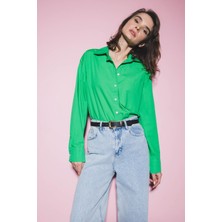 DeFacto Oversize Geniş Kalıp Poplin Basic Düz Uzun Kollu %100 Pamuk Gömlek V3984AZ23SP