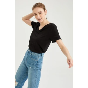 Regular Fit V Yaka Basic Kısa Kollu Tişört M9545AZ21SP
