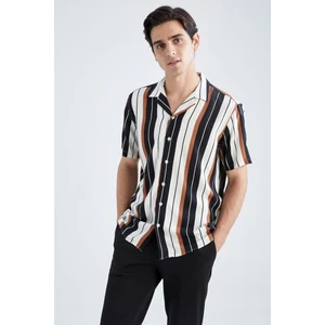 Regular Fit Apaş Yaka Çizgi Desenli Kısa Kollu Gömlek Y7037AZ22HS