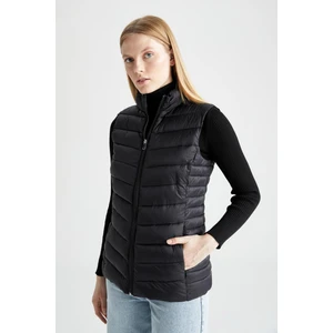 Regular Fit Yelek W6955AZ22AU
