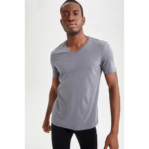 Slim Fit V Yaka Basic Tişört M7668AZ22SP