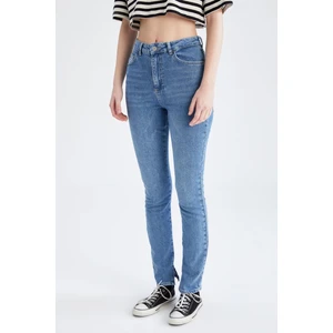 Slim Split Fit Yüksek Bel Yırtmaç Detaylı Jean Pantolon X1157AZ22SP