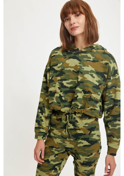 Kamuflaj Desenli Kapüşonlu Beli Bağcıklı Crop Sweatshirt S3806AZ20AU