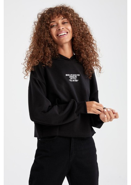 Slogan Baskılı Kapüşonlu Oversize Fit Crop Sweatshirt V1785Az21Au