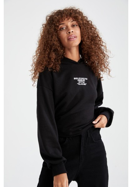 Slogan Baskılı Kapüşonlu Oversize Fit Crop Sweatshirt V1785Az21Au