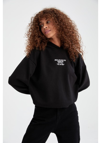 Slogan Baskılı Kapüşonlu Oversize Fit Crop Sweatshirt V1785Az21Au