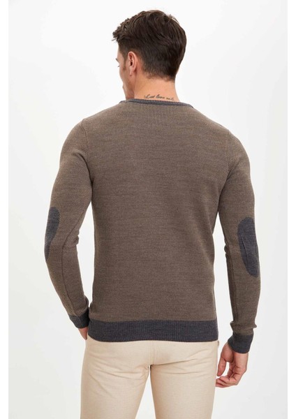 Slim Fit Bisiklet Yaka Yamalı Kol Detaylı Triko Kazak R1110AZ20WN indirimleri