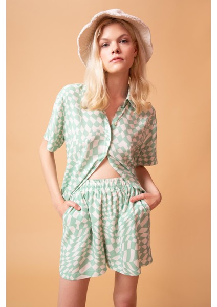 Relax Fit Desenli Viskon Kısa Kollu Gömlek X7297AZ22SM modelleri