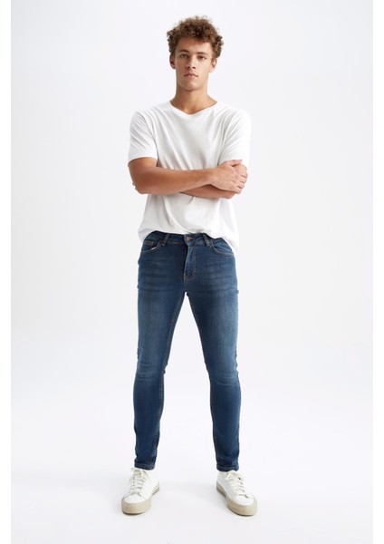 Super Skinny Ekstra Dar Kalıp Normal Bel Ekstra Dar Paça Jean Pantolon Y1454AZ22AU fırsatları