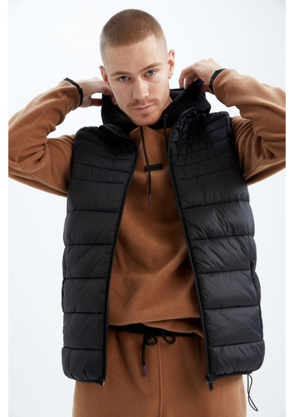 Fit Standart Fit Dik Yaka Ultra Hafif Cepli Puffer Şişme Yelek W7016AZ23SP