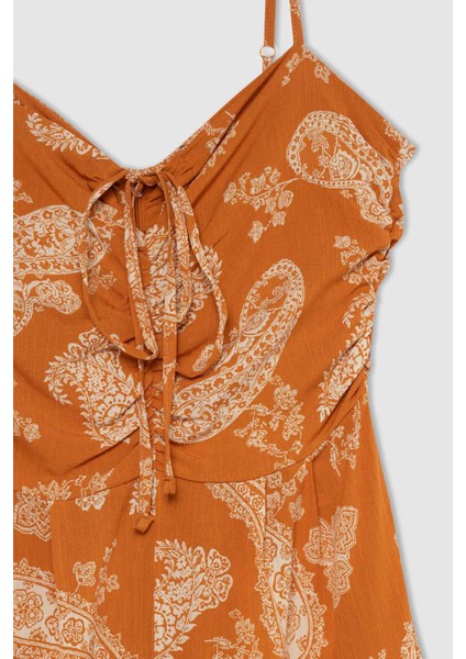 Straight Fit Kare Yaka Etnik Desenli Krinkıl Kumaş Askılı Mini Tulum Y0984AZ22SM indirimleri