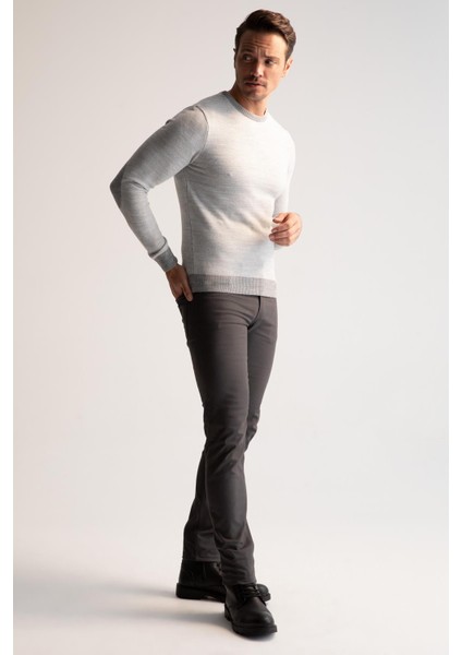 Slim Fit Bisiklet Yaka Yamalı Kol Detaylı Triko Kazak R1110AZ22WN fiyatları