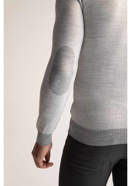 Slim Fit Bisiklet Yaka Yamalı Kol Detaylı Triko Kazak R1110AZ22WN fırsatları