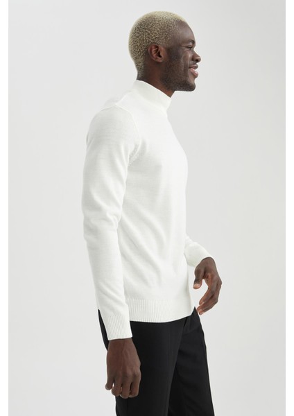 Slim Fit Yarım Balıkçı Yaka Triko Kazak R1127AZ22WN
