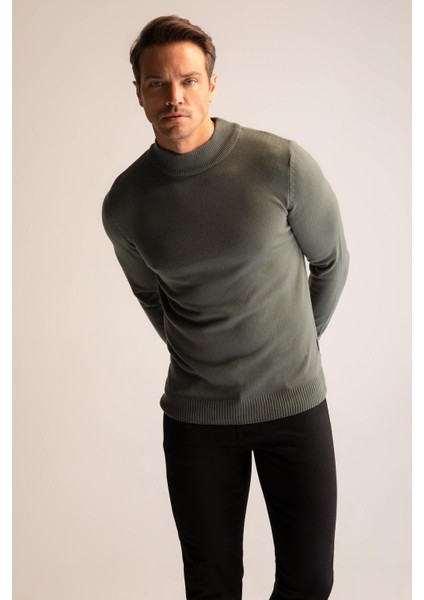 Slim Fit Yarım Balıkçı Yaka Triko Kazak R1127AZ22WN modelleri