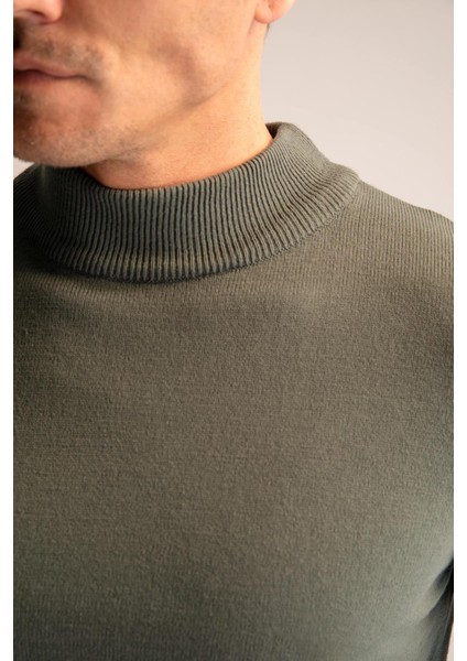 Slim Fit Yarım Balıkçı Yaka Triko Kazak R1127AZ22WN fırsatları