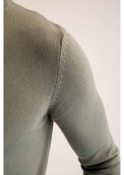 Slim Fit Yarım Balıkçı Yaka Triko Kazak R1127AZ22WN indirimleri