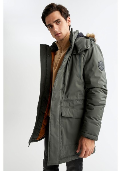 Rüzgar Geçirmez Su Geçirmez Kapüşonlu Suni Kürklü Mont X3983AZ22WN fırsatları