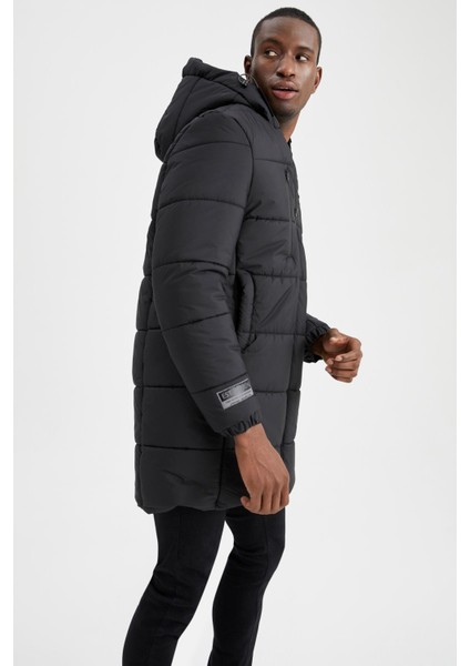 Regular Fit Kapüşonlu Baskılı Rüzgar ve Su Geçirmez Uzun Mont Parka U3261AZ22CW